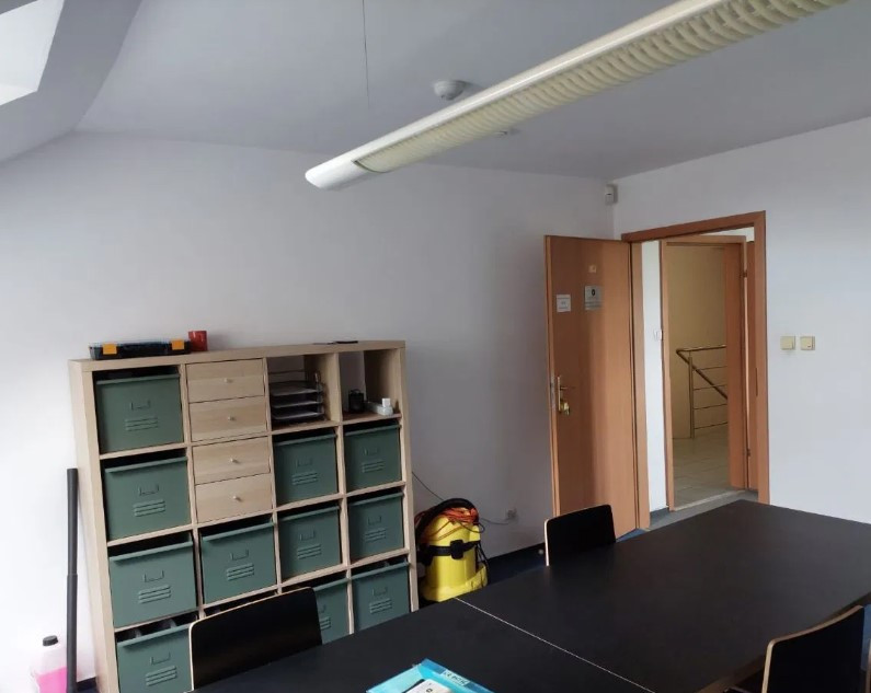 Małe biuro 23,6 m2 - w świetnej lokalizacji z parkingiem w cenie