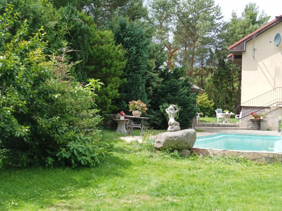 Dom wolnostojący, duży ogród, basen, Warzenko