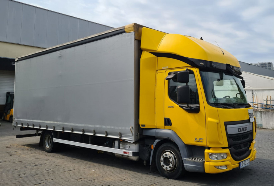 Transport Ciężarowy DAF LF250 solówka 7,35 x 2,50 x 2,65 6ton