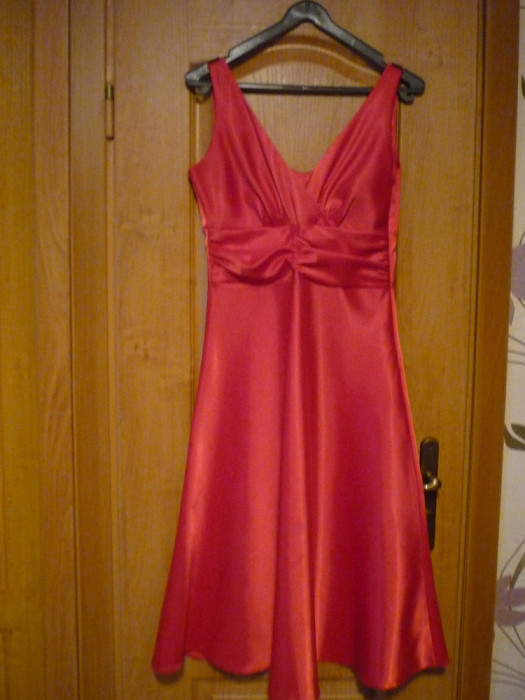 sukienka czerwona rozmiar 38
