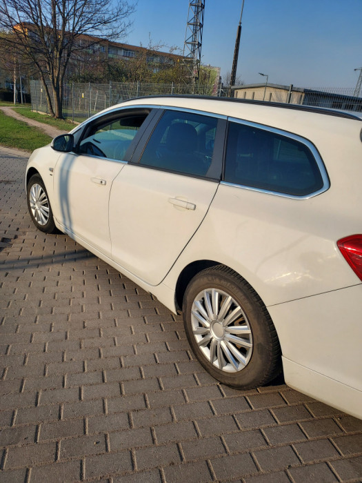 Opel Astra J Sports Tourer 1,6 diesel 2014r
