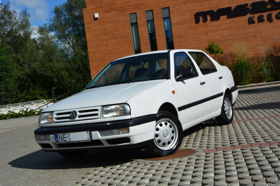 VW Vento 1995r. 2,0i 116KM Automat 94tys.km. Zarejestrowany w Polsce: zdjęcie 92384049