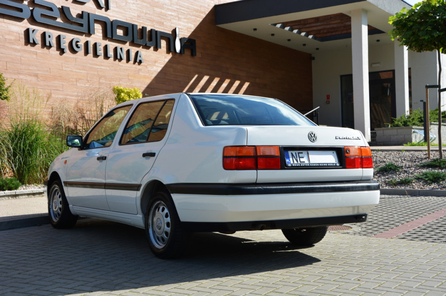 VW Vento 1995r. 2,0i 116KM Automat 94tys.km. Zarejestrowany w Polsce: zdjęcie 92384051
