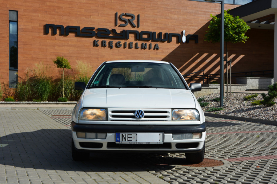 VW Vento 1995r. 2,0i 116KM Automat 94tys.km. Zarejestrowany w Polsce: zdjęcie 92384065