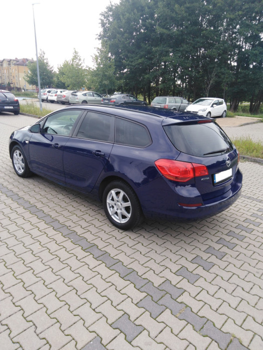 Opel Astra IV J 1.7 CDTI Sports Tourer [Kombi]: zdjęcie 92439367