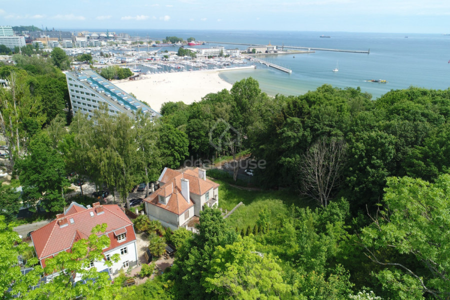 Dom przy plaży w dostojnej części Gdyni.: zdjęcie 92786592