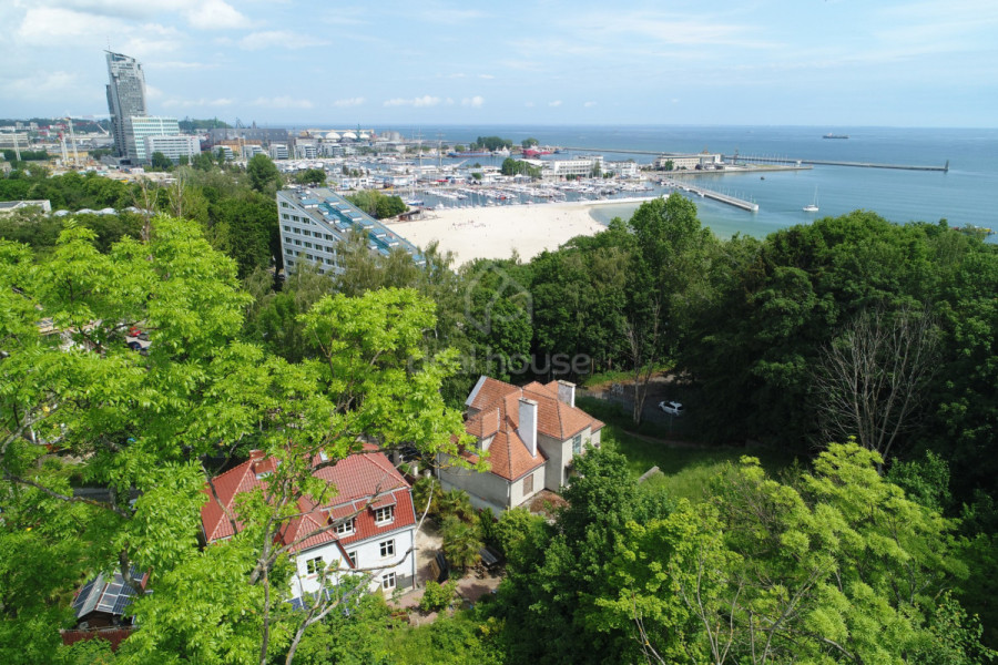 Dom przy plaży w dostojnej części Gdyni.: zdjęcie 92786589