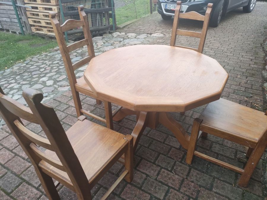 Komplet dębowy stół cztery krzesła