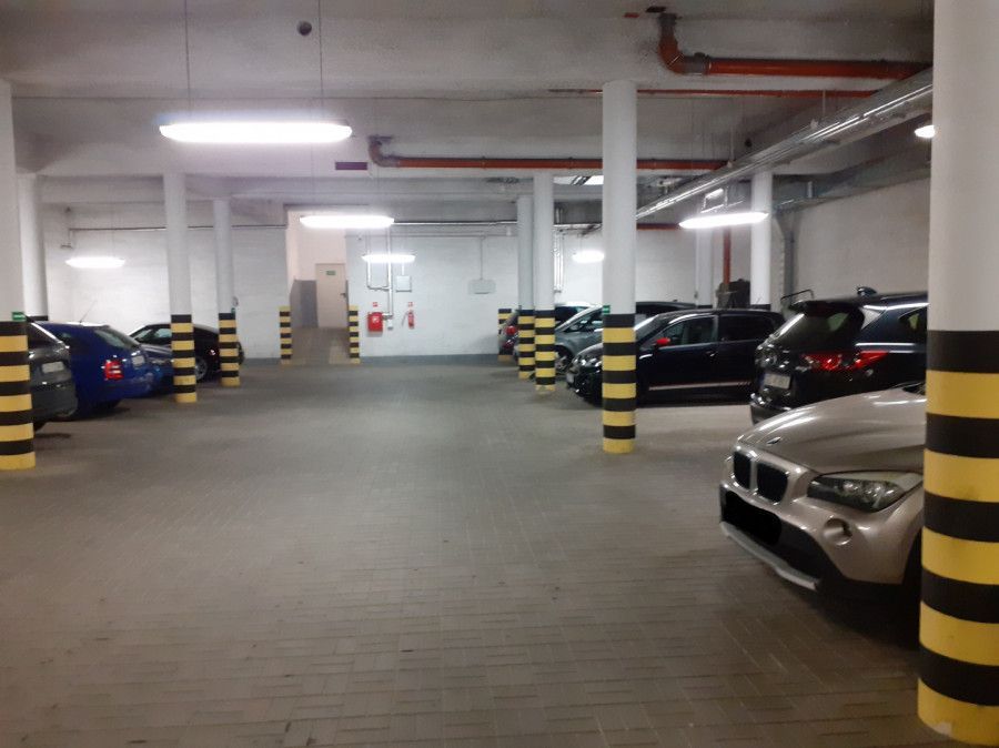 Ostanie miejsce Wynajme miejsce parkingowe w hali garażowej od zaraz