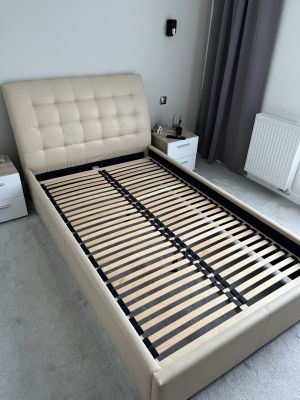 Łóżko z materacem 130x200 ekoskóra