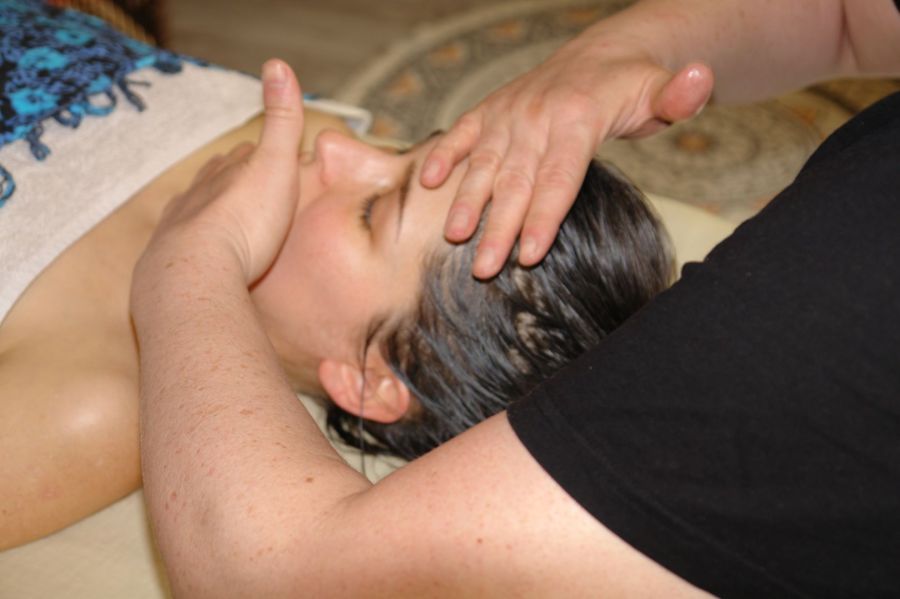 Masaż relaksacyjny szyi, dłoni, dekoltu i ramion to nowa propozycja