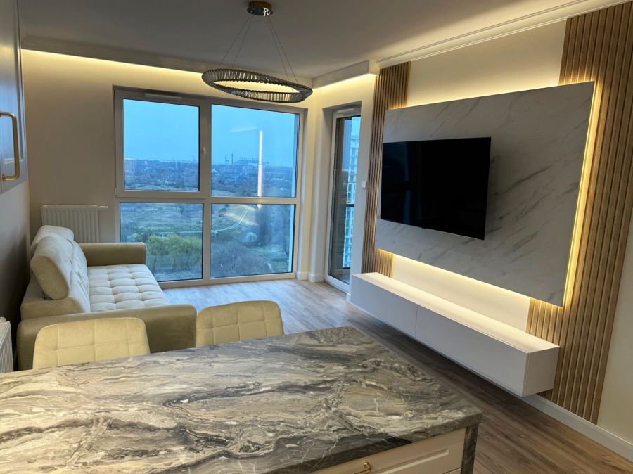 Nowy niewielki apartament z widokiem na morze - wysoki standard