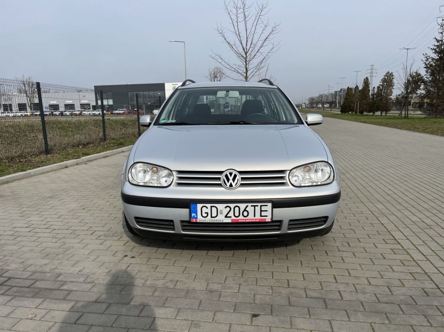 VW GOLF 2000 rok 1.4 srebrny