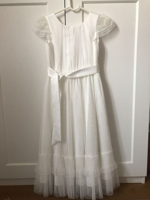 Piękna prosta sukienka komunijna r. 140