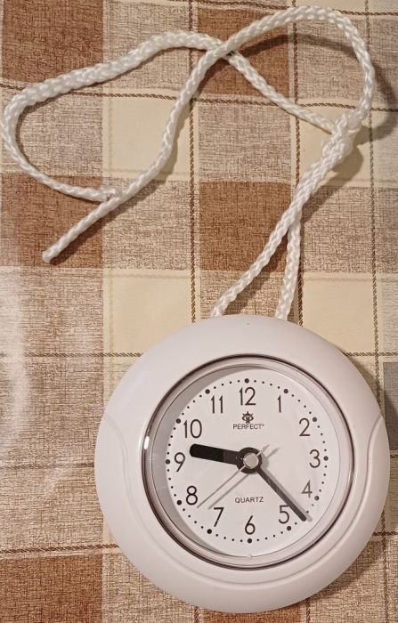 Zegar kwarcowy Perfekt ścienny wskazówkowy na baterie 13,5 x 5 cm