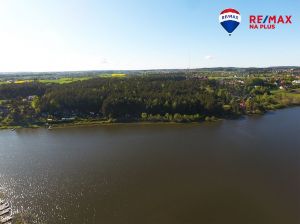 Działka nad brzegiem jeziora w Gdańsku Osowej.