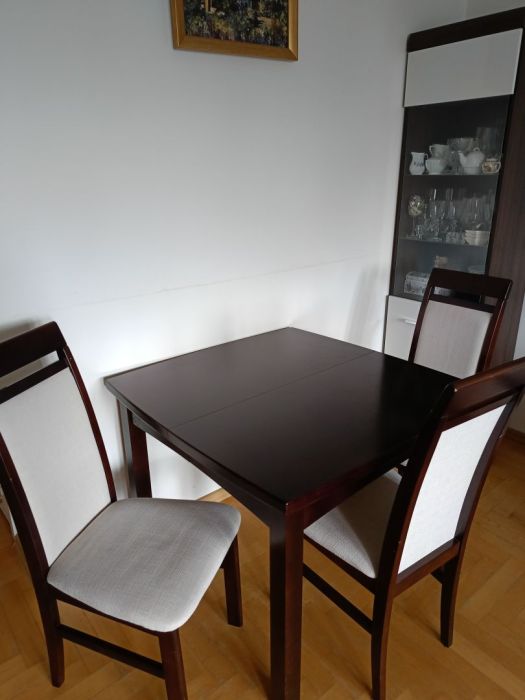 Stół drewniany 6 krzeseł