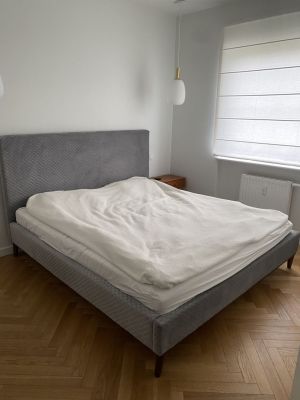 Łóżko welurowe 180 x 200 cm szare z wysokim tapicerowany zagłówkiem