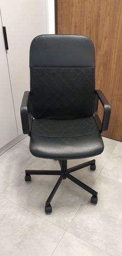 Krzesło obrotowe Ikea Renberget, Bomstad czarny