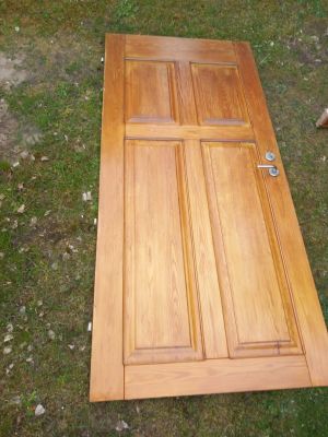 drzwi zewnętrzne drewniane