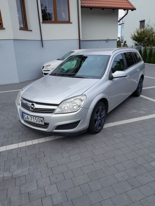 Opel Astra Astra H Lift 1,7 diesel kombi 125 km