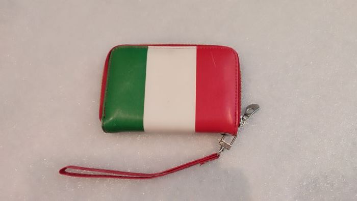 portfel w barwach flagi włoskiej