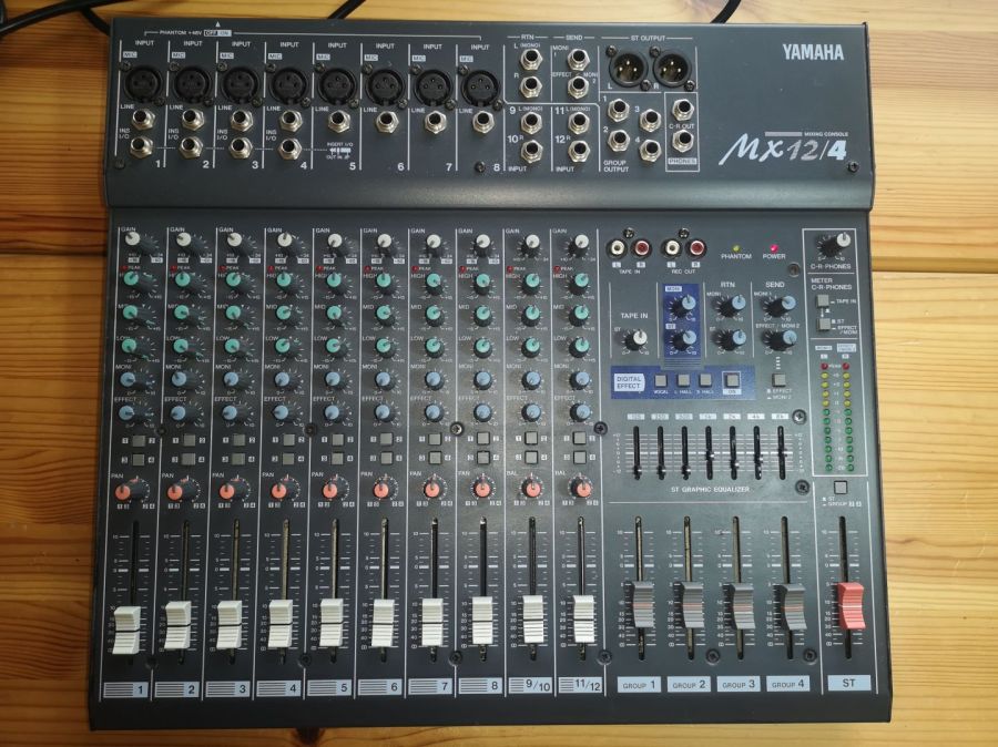 Mixer Yamaha Mx12/4  z efektami i korektorem graf
