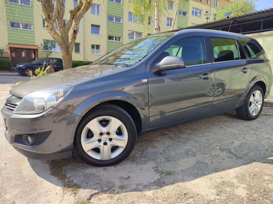 Opel Astra H Station Wagon 2011