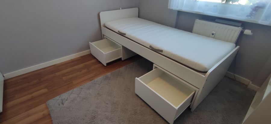 Sprzedam białe łóżko IKEA SLÄKT, 90x200 cm