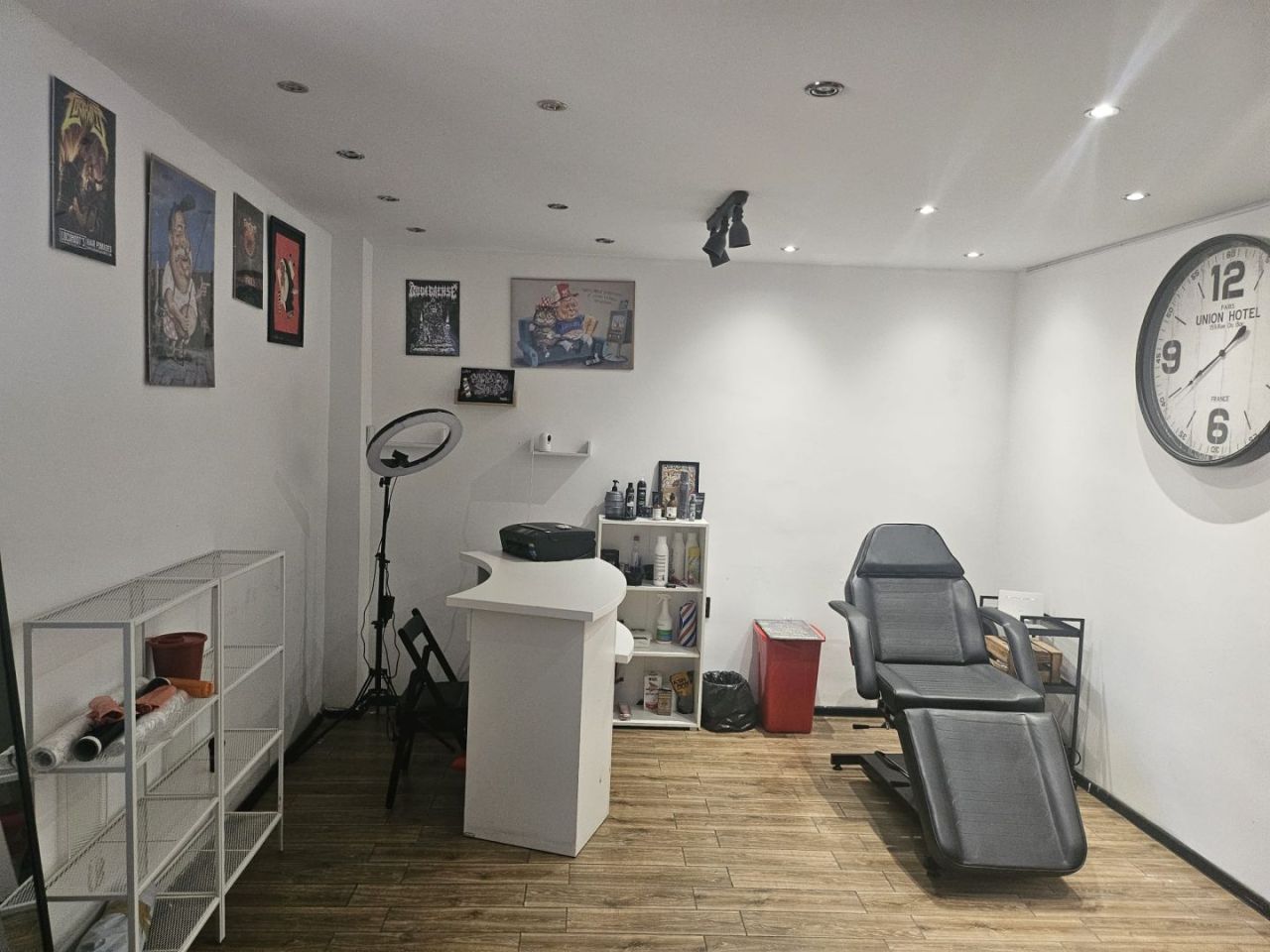 Sprzedaż Salonu Barbershop z kompletnym wyposażeniem i bazą Klientów: zdjęcie 93938685