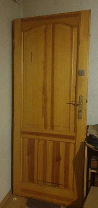 Drzwi z drzewa sosnowego ościeżnice opaski