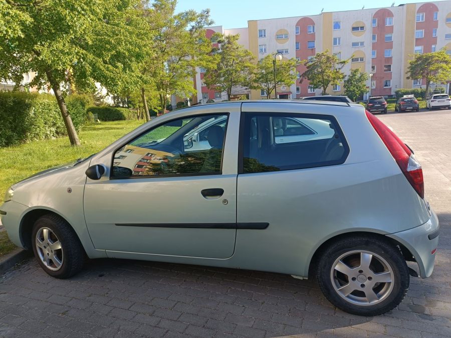 Sprzeda, Fiata Punto z 2004 roku