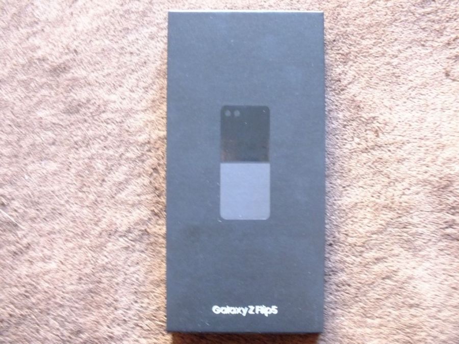 Smartfon Samsung Galaxy Z Flip5 8 GB / 512 GB 5G g