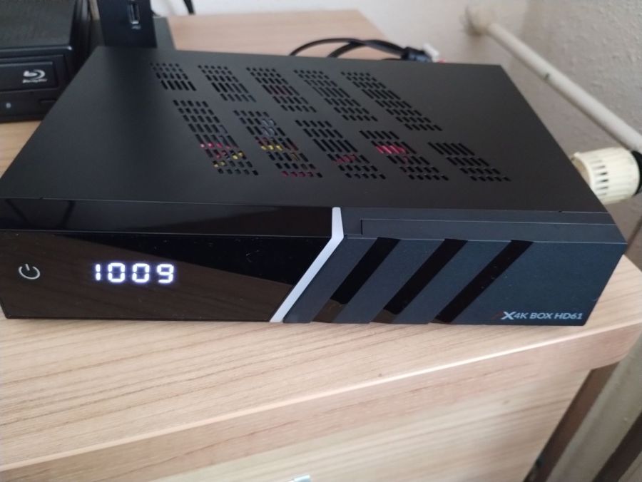 Tuner AX 4KBOX HD61 Combo SAT i DVB-T2 HEVC