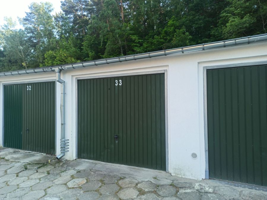 Garaż z kanałem i elektryczną bramą Sopot