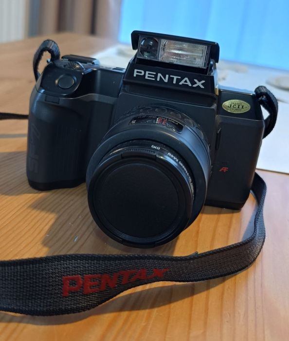 Pentax SF7 z obiektywem 35-80mm