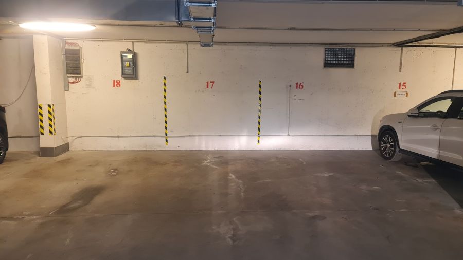 Miejsce parkingowe w hali garażowej ul. Kołobrzeska