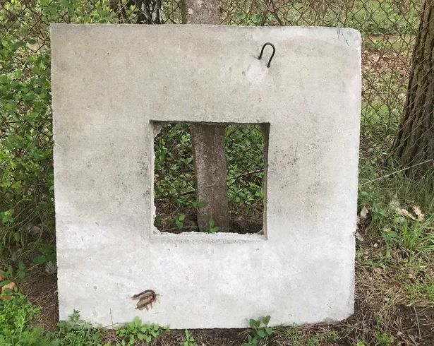 Płyta betonowa kwadratowa pokrywowa z otworem kwadratowym