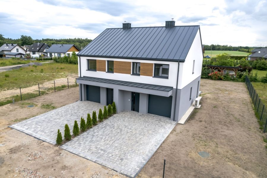 Nowo wybudowany dom bliźniak w Łapinie Kartuskim