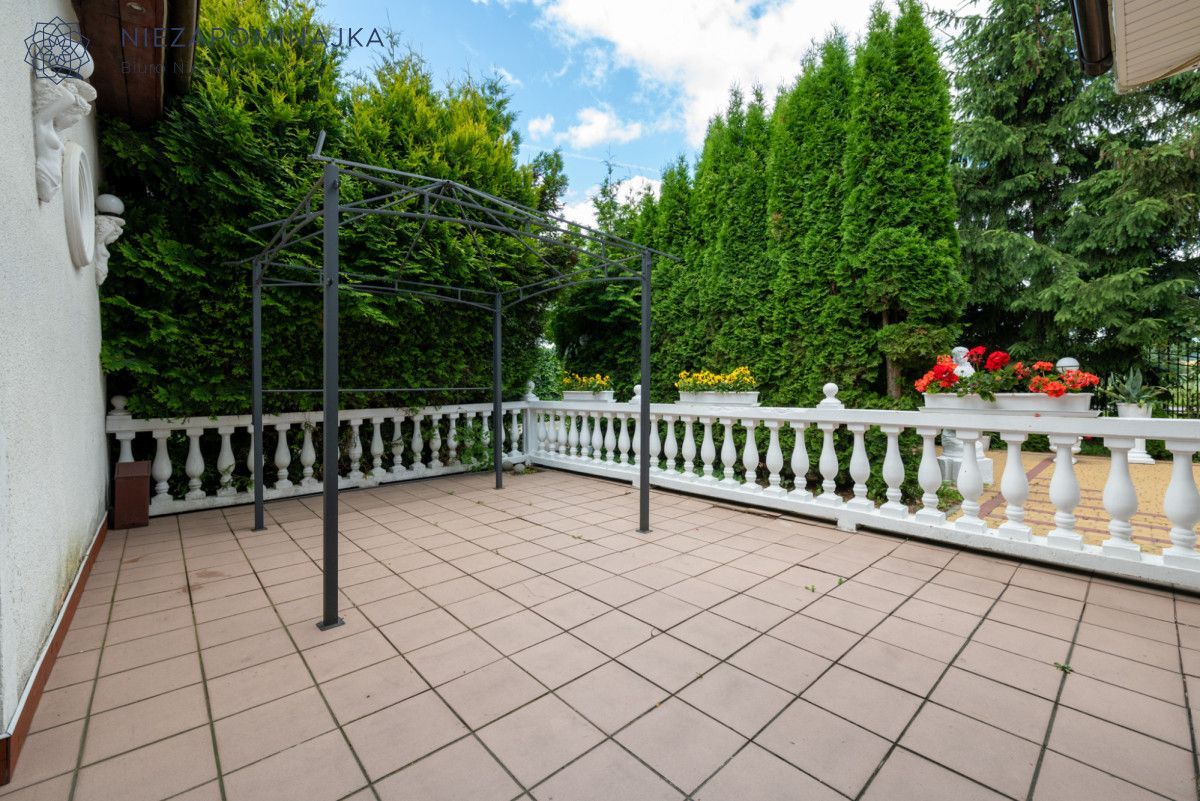 Biały Pałacyk- gotowa inwestycja z pięknym ogrodem: zdjęcie 94360946