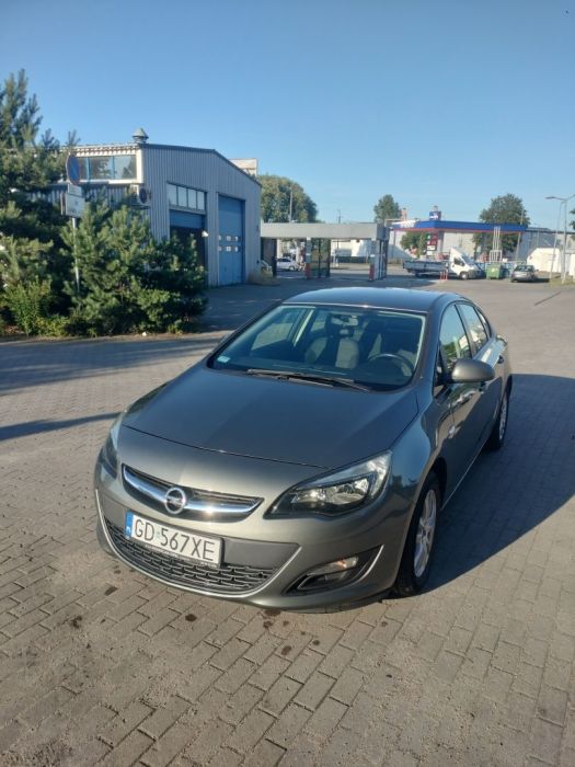 Opel Astra 1,6 Bezwypadkowy, Salon Polska