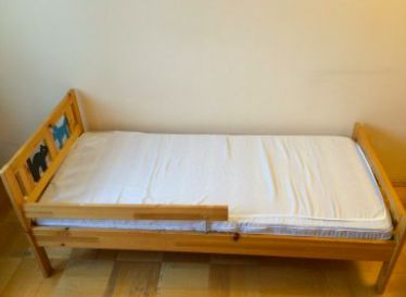Łóżko Łóżeczko dla dziecka IKEA z materacem