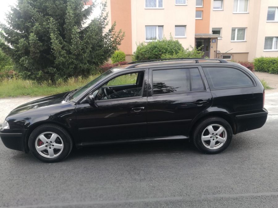 Skoda Octavia kombi r2000. p2.0benz. Opłaty 2025r