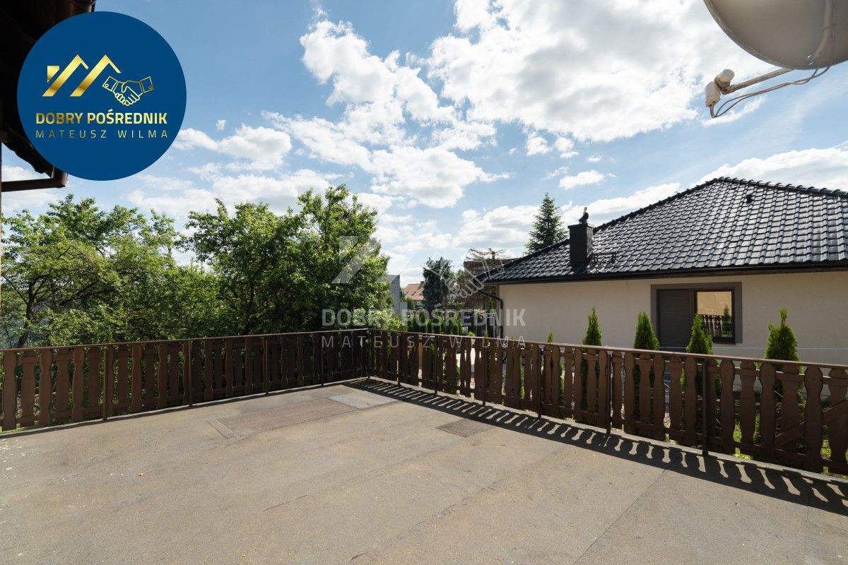 3 Oddzielne mieszkania|2 Garaże| 2 Tarasy | Balkon: zdjęcie 94673741