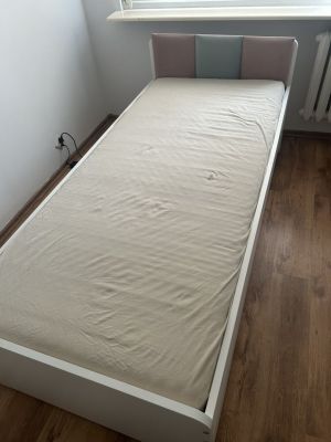 Łóżko + biurko (IKEA)