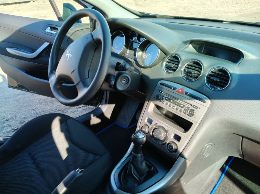 Sprzedam Peugeot 308 1,4 Benzyna 98KM