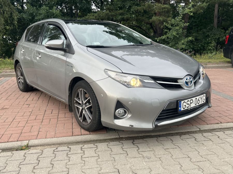 toyota Auris hybryda automat