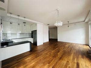 Piękny duży apartament. Zielona okolica. Plaża.