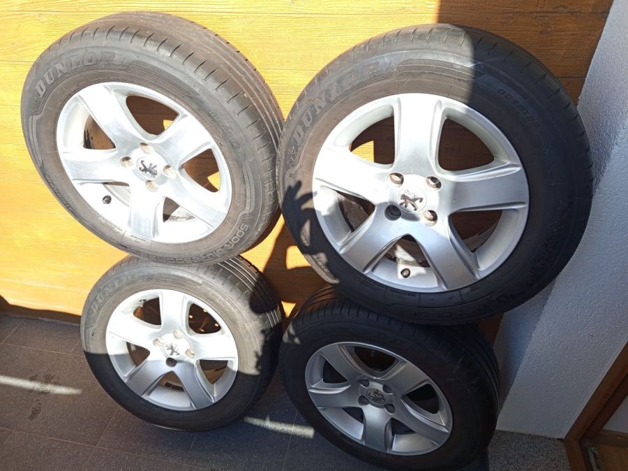 Sprzedam alufelgi do Peugeota z oponami Dunlop 215/60R16: zdjęcie 98324747