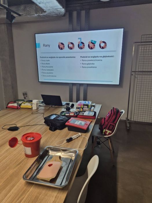 Szkolenia z Pierwszej Pomocy: zdjecie 97787112